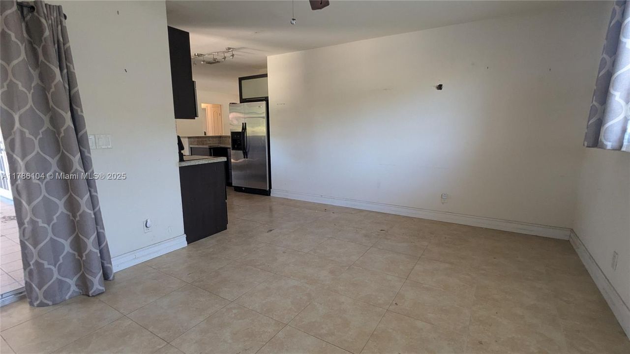 Recently Sold: $495,000 (3 beds, 2 baths, 1696 Square Feet)