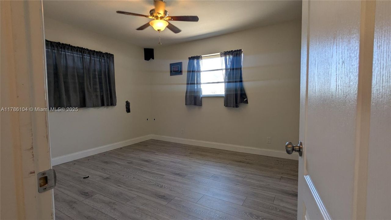 Recently Sold: $495,000 (3 beds, 2 baths, 1696 Square Feet)