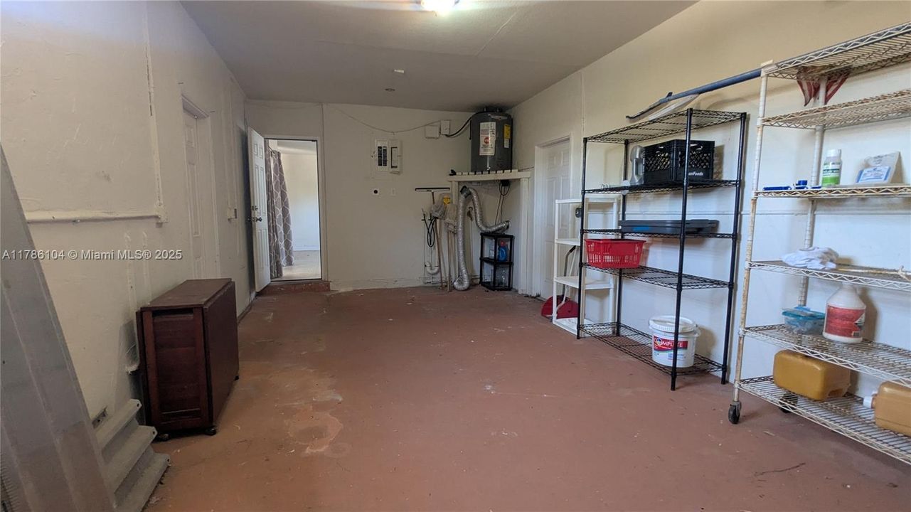 Recently Sold: $495,000 (3 beds, 2 baths, 1696 Square Feet)