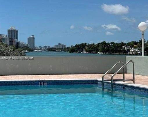 For Sale: $345,000 (1 beds, 1 baths, 840 Square Feet)