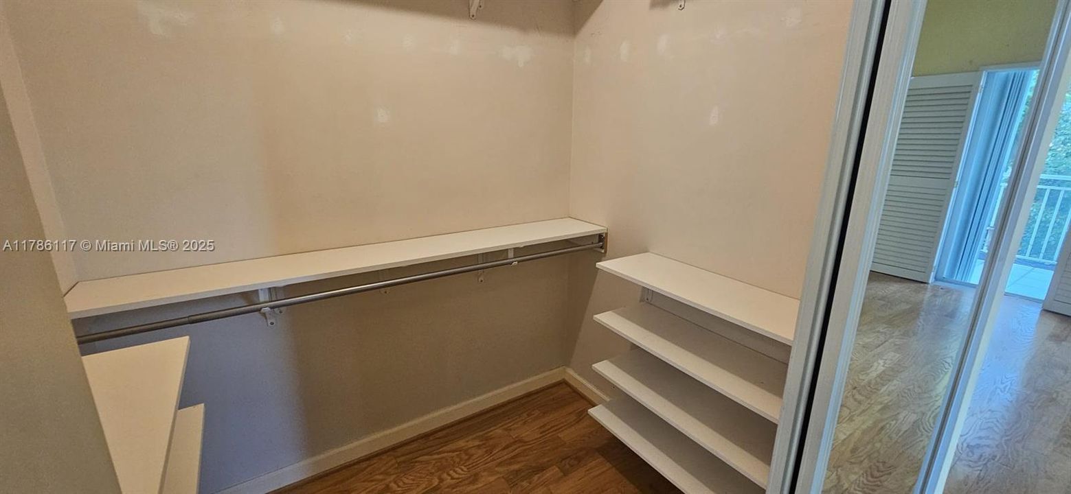 Recientemente alquilado: $4,200 (4 camas, 2 baños, 2310 Pies cuadrados)