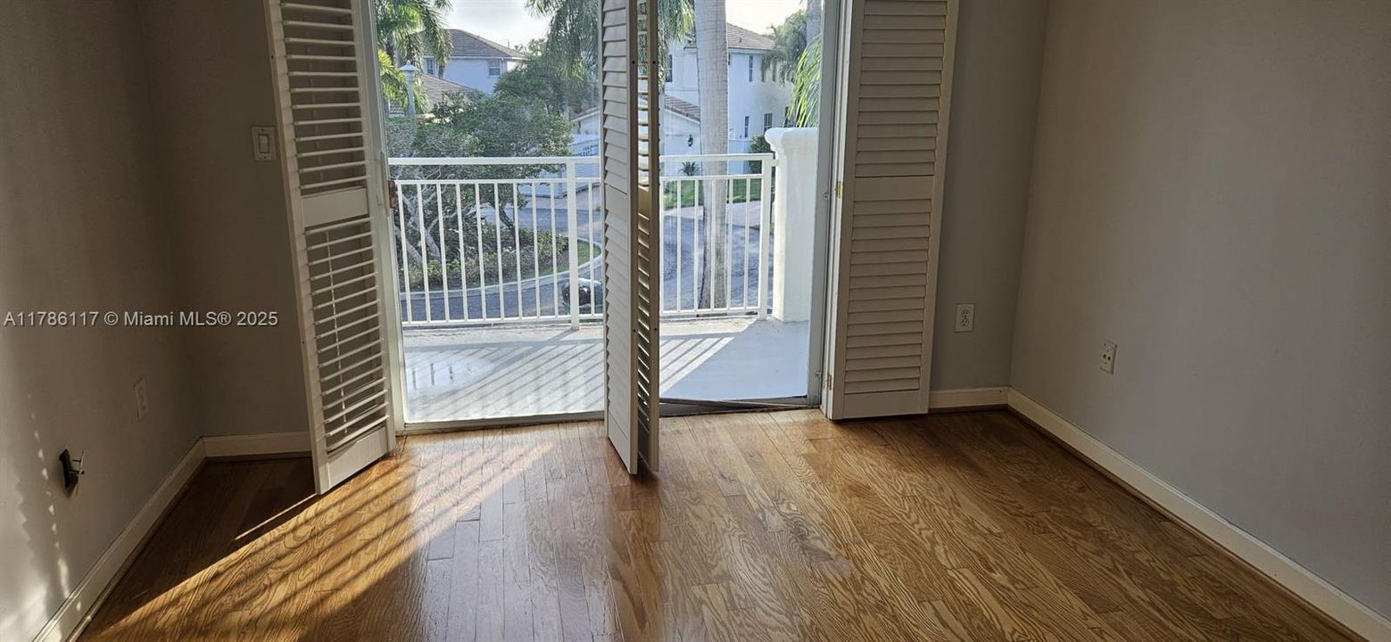 Recientemente alquilado: $4,200 (4 camas, 2 baños, 2310 Pies cuadrados)