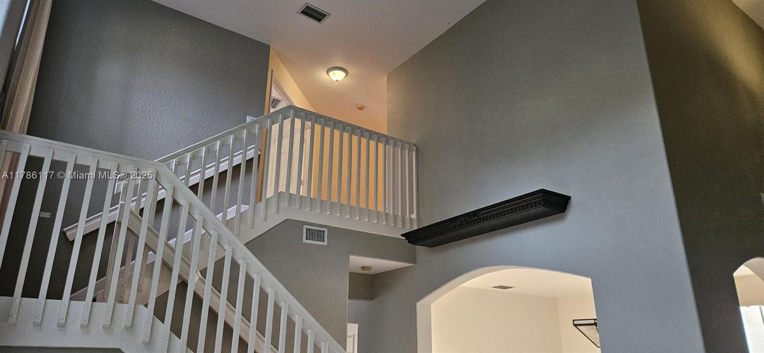 Recientemente alquilado: $4,200 (4 camas, 2 baños, 2310 Pies cuadrados)