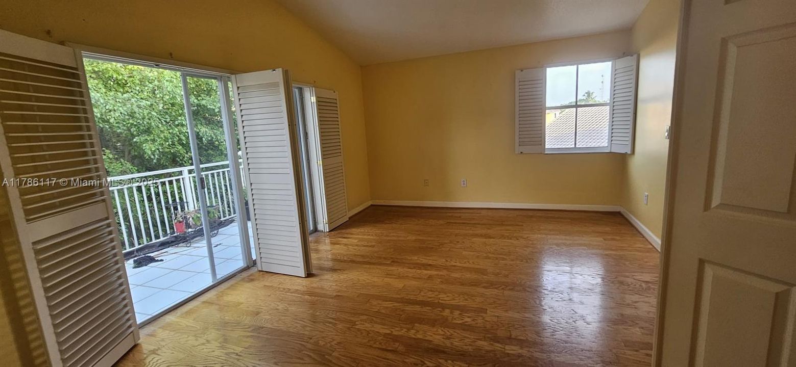 Recientemente alquilado: $4,200 (4 camas, 2 baños, 2310 Pies cuadrados)