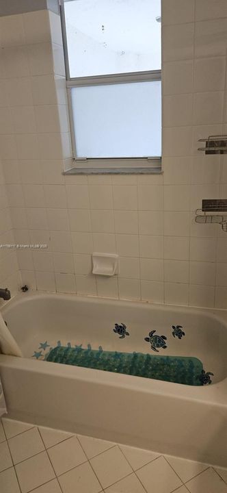 Recientemente alquilado: $4,200 (4 camas, 2 baños, 2310 Pies cuadrados)