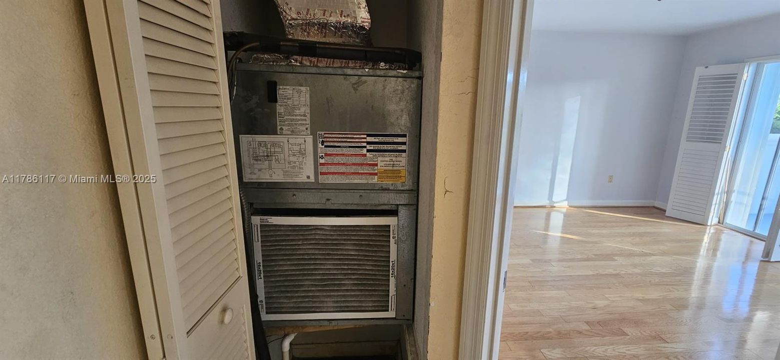 Recientemente alquilado: $4,200 (4 camas, 2 baños, 2310 Pies cuadrados)