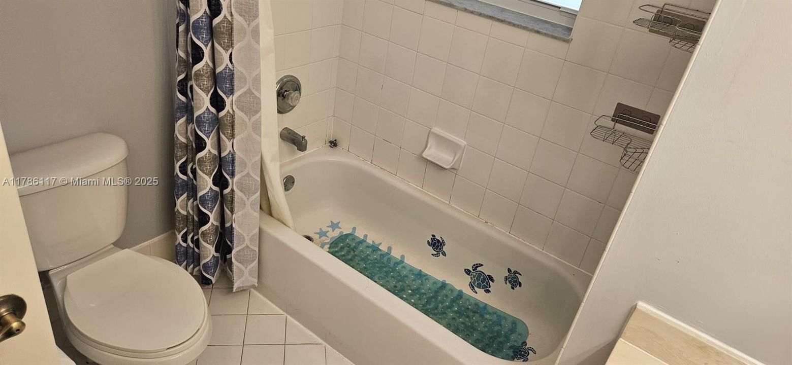 Recientemente alquilado: $4,200 (4 camas, 2 baños, 2310 Pies cuadrados)