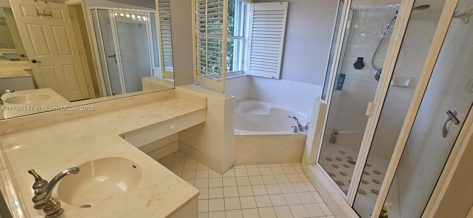 Recientemente alquilado: $4,200 (4 camas, 2 baños, 2310 Pies cuadrados)