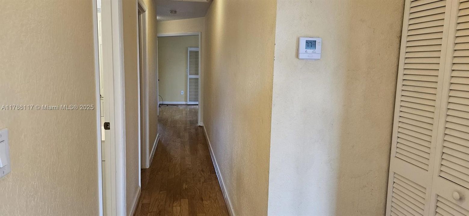 Recientemente alquilado: $4,200 (4 camas, 2 baños, 2310 Pies cuadrados)