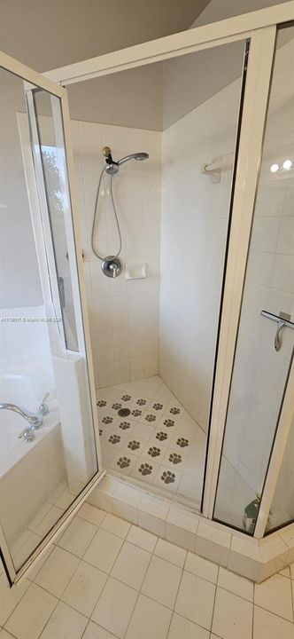 Recientemente alquilado: $4,200 (4 camas, 2 baños, 2310 Pies cuadrados)