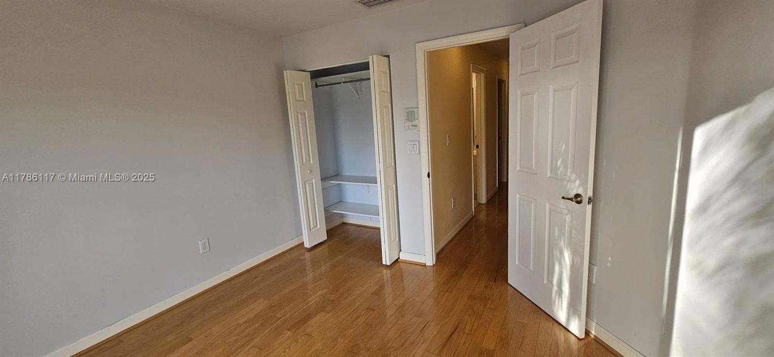 Recientemente alquilado: $4,200 (4 camas, 2 baños, 2310 Pies cuadrados)