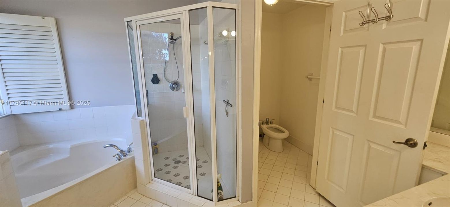 Recientemente alquilado: $4,200 (4 camas, 2 baños, 2310 Pies cuadrados)