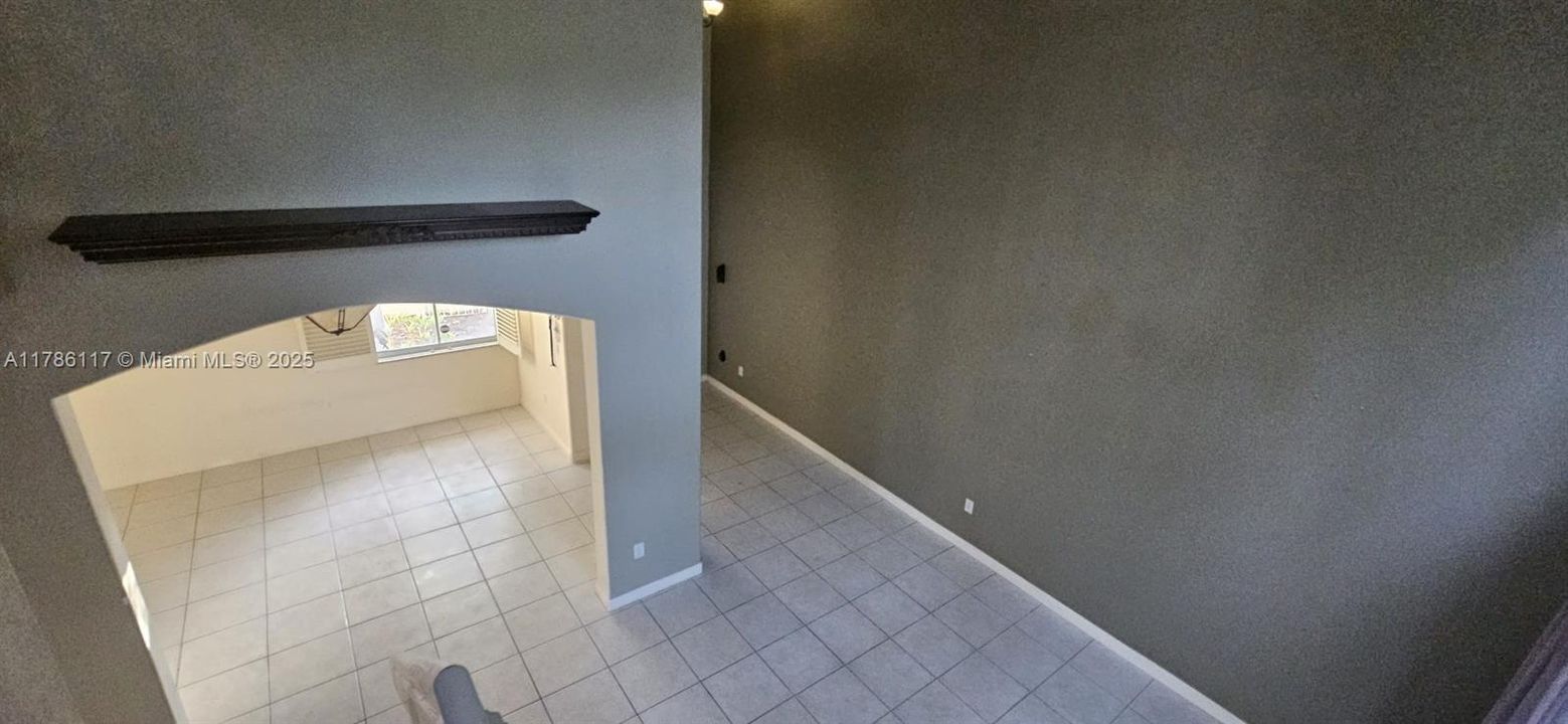 Recientemente alquilado: $4,200 (4 camas, 2 baños, 2310 Pies cuadrados)