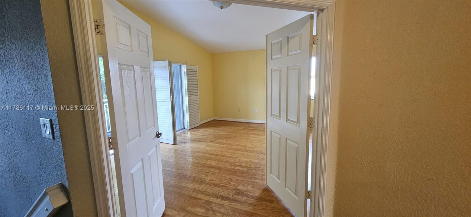 Recientemente alquilado: $4,200 (4 camas, 2 baños, 2310 Pies cuadrados)