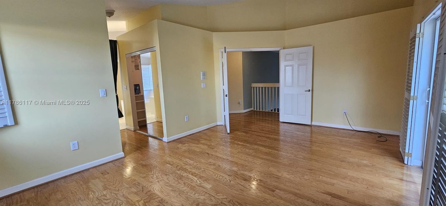 Recientemente alquilado: $4,200 (4 camas, 2 baños, 2310 Pies cuadrados)