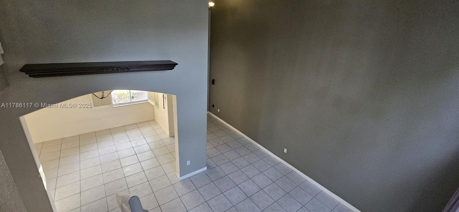 Recientemente alquilado: $4,200 (4 camas, 2 baños, 2310 Pies cuadrados)