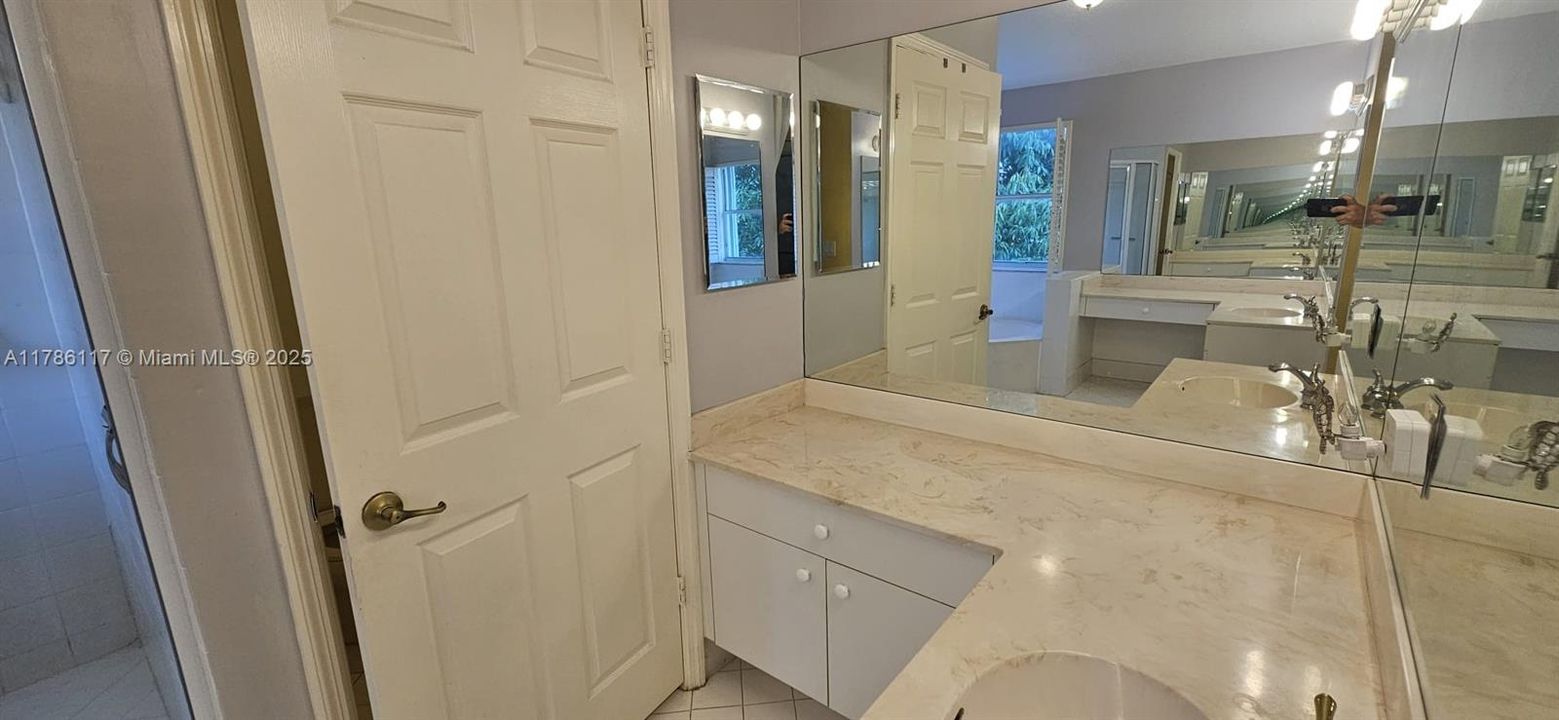 Recientemente alquilado: $4,200 (4 camas, 2 baños, 2310 Pies cuadrados)