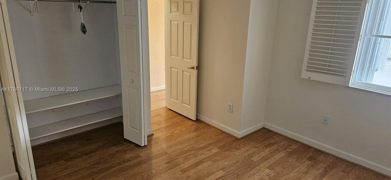 Recientemente alquilado: $4,200 (4 camas, 2 baños, 2310 Pies cuadrados)