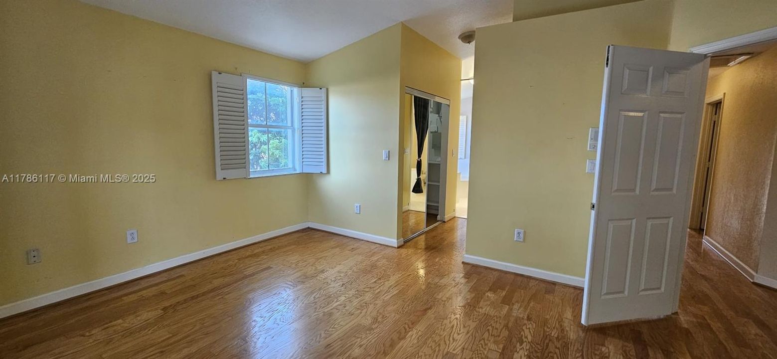 Recientemente alquilado: $4,200 (4 camas, 2 baños, 2310 Pies cuadrados)