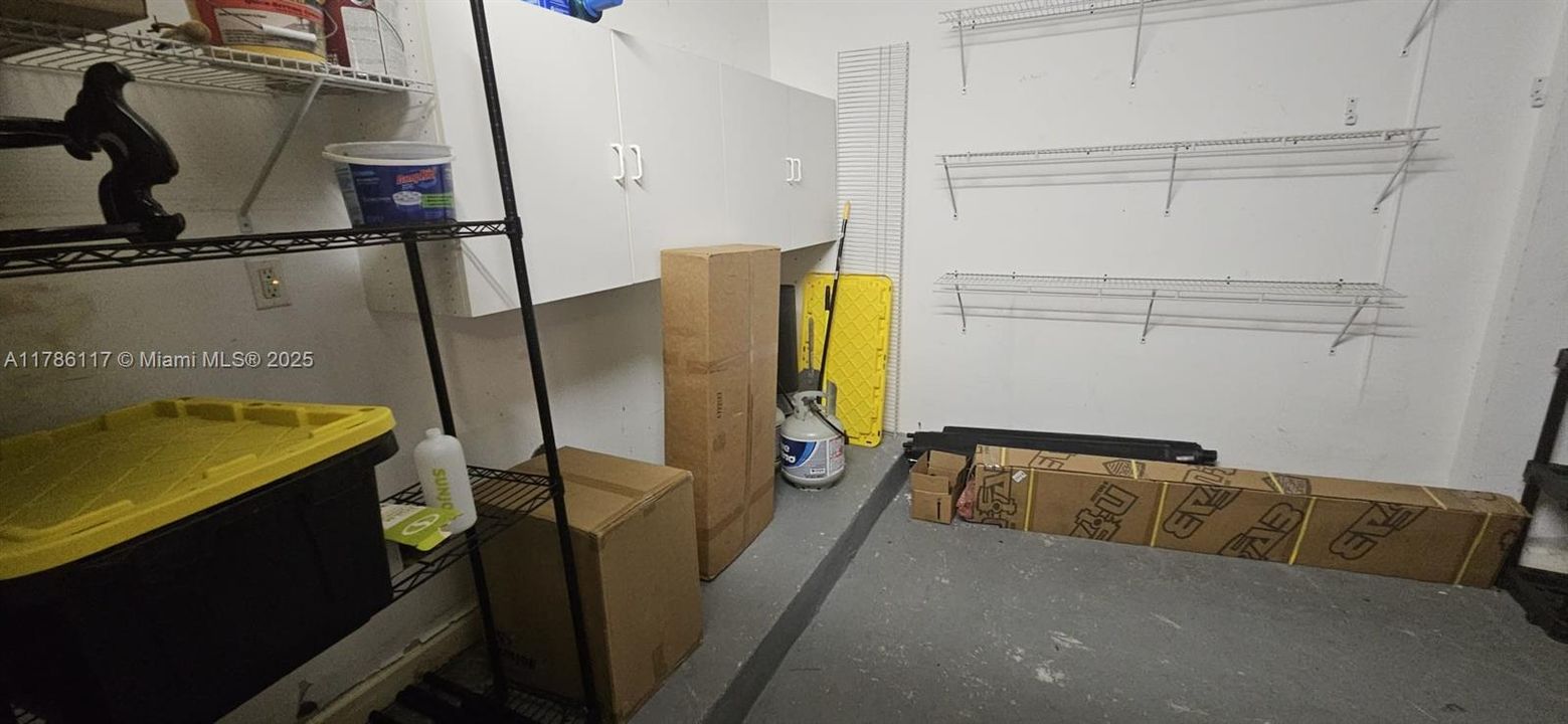 Recientemente alquilado: $4,200 (4 camas, 2 baños, 2310 Pies cuadrados)