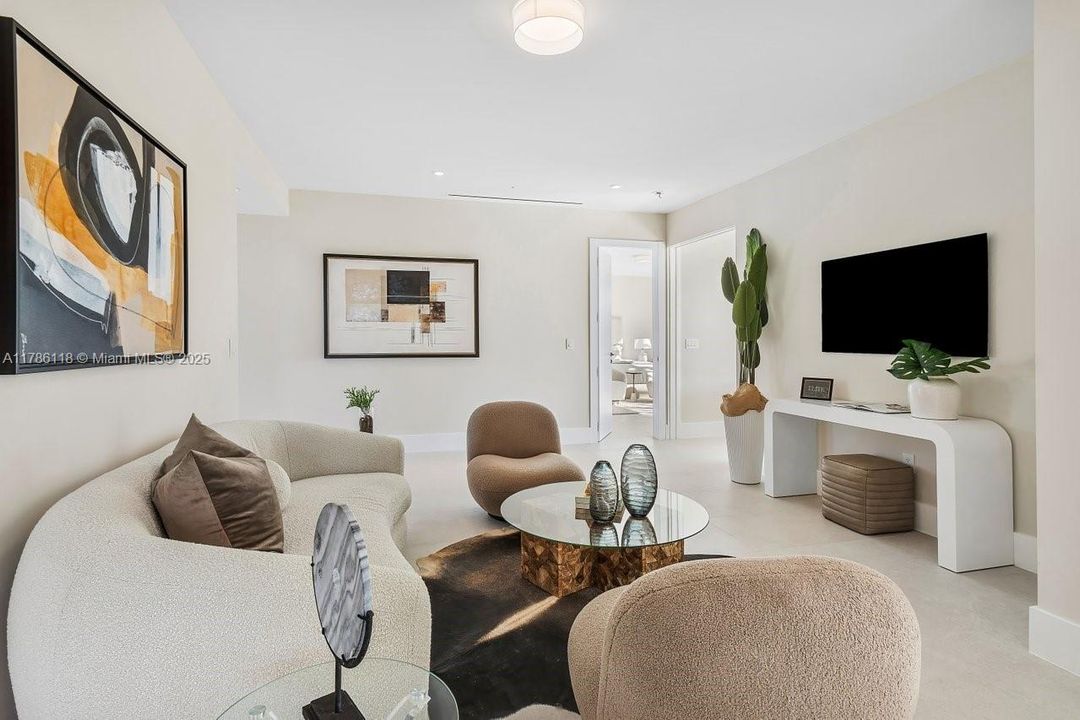 Recently Sold: $5,225,000 (5 beds, 6 baths, 4976 Square Feet)