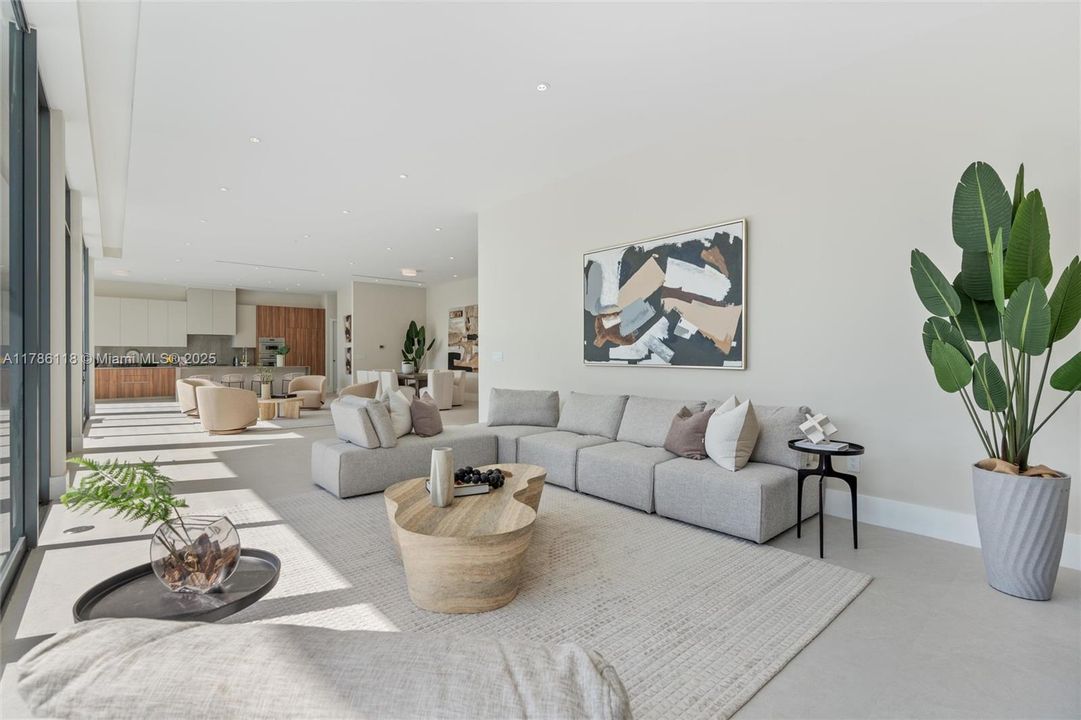 Recently Sold: $5,225,000 (5 beds, 6 baths, 4976 Square Feet)