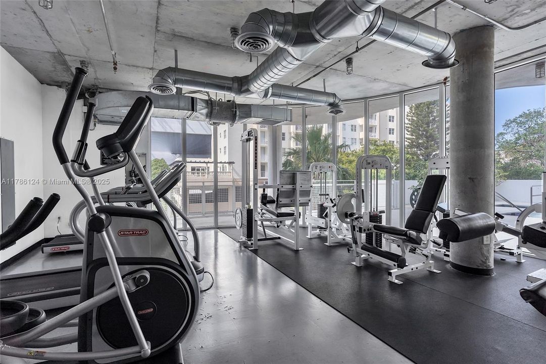 最近售出: $370,000 (1 贝兹, 1 浴室, 650 平方英尺)