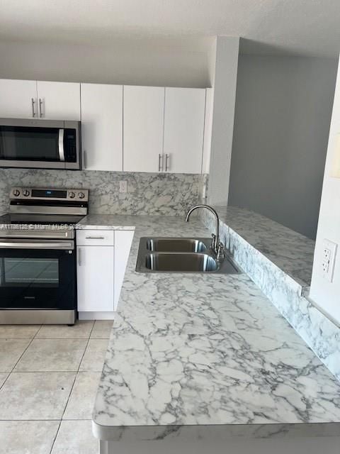 Recientemente alquilado: $2,700 (3 camas, 2 baños, 1240 Pies cuadrados)