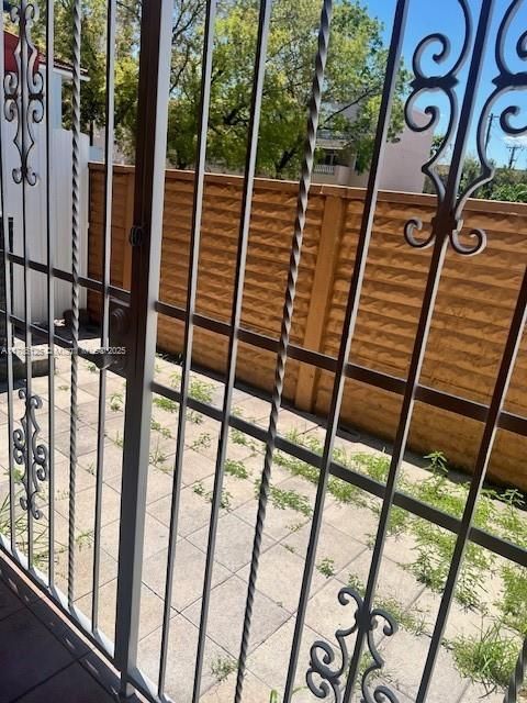 Recientemente alquilado: $2,700 (3 camas, 2 baños, 1240 Pies cuadrados)