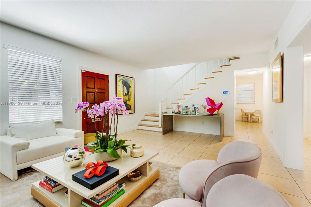 最近租的: $6,200 (3 贝兹, 3 浴室, 2606 平方英尺)