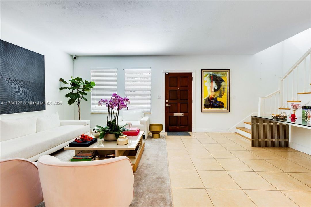 最近租的: $6,200 (3 贝兹, 3 浴室, 2606 平方英尺)