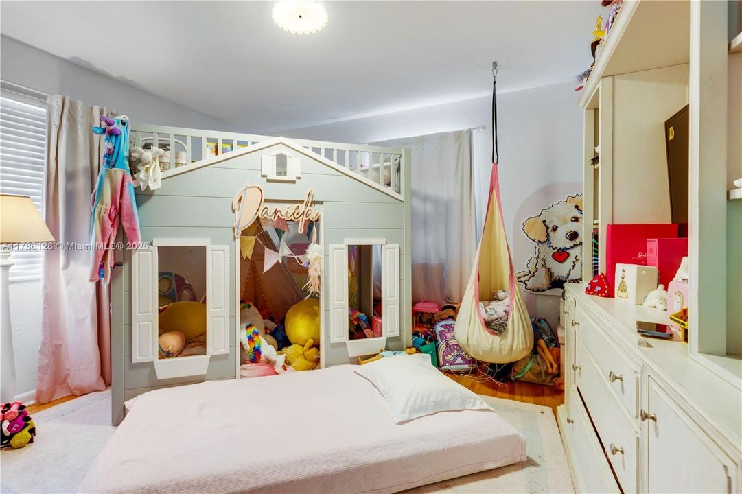 最近租的: $6,200 (3 贝兹, 3 浴室, 2606 平方英尺)