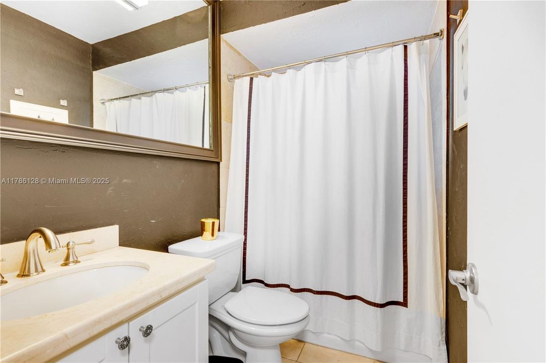 最近租的: $6,200 (3 贝兹, 3 浴室, 2606 平方英尺)