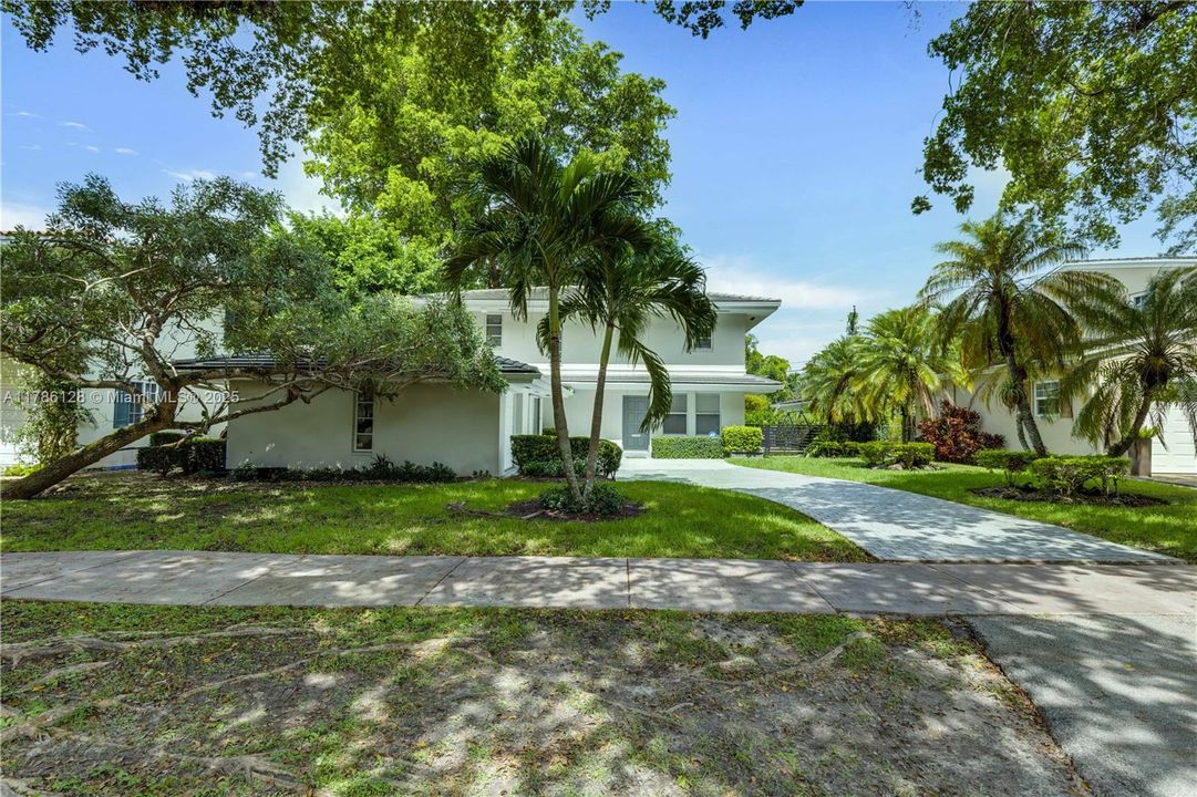 最近租的: $6,200 (3 贝兹, 3 浴室, 2606 平方英尺)