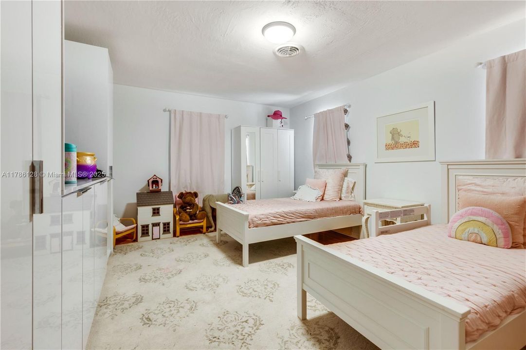 最近租的: $6,200 (3 贝兹, 3 浴室, 2606 平方英尺)