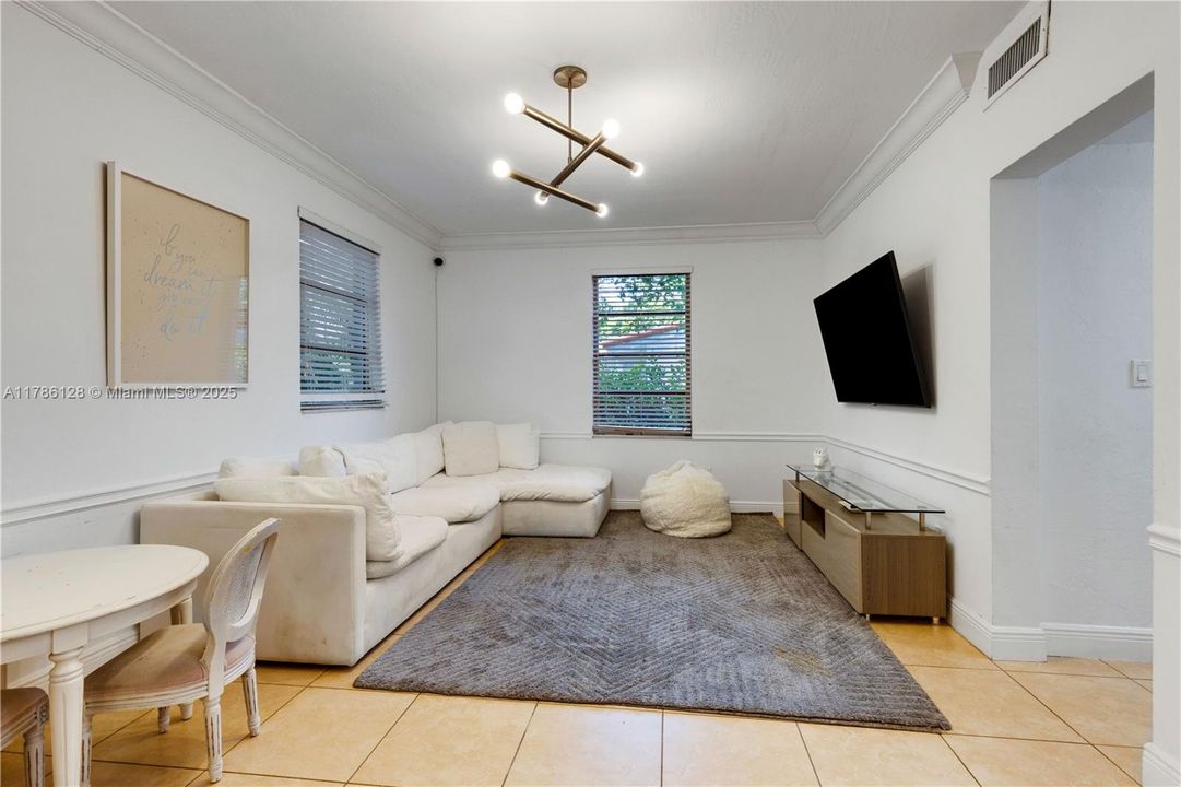 最近租的: $6,200 (3 贝兹, 3 浴室, 2606 平方英尺)