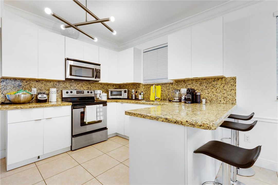 最近租的: $6,200 (3 贝兹, 3 浴室, 2606 平方英尺)