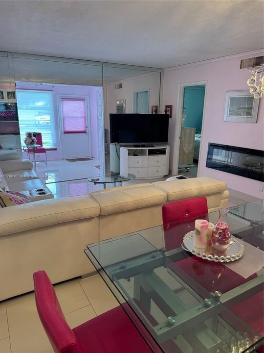 待售: $159,000 (2 贝兹, 2 浴室, 870 平方英尺)