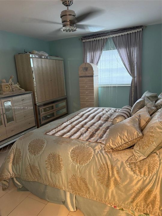 待售: $159,000 (2 贝兹, 2 浴室, 870 平方英尺)