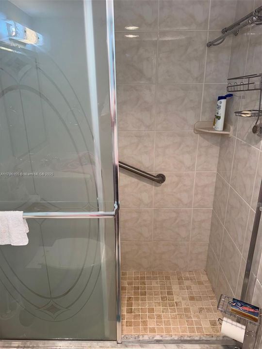 待售: $159,000 (2 贝兹, 2 浴室, 870 平方英尺)