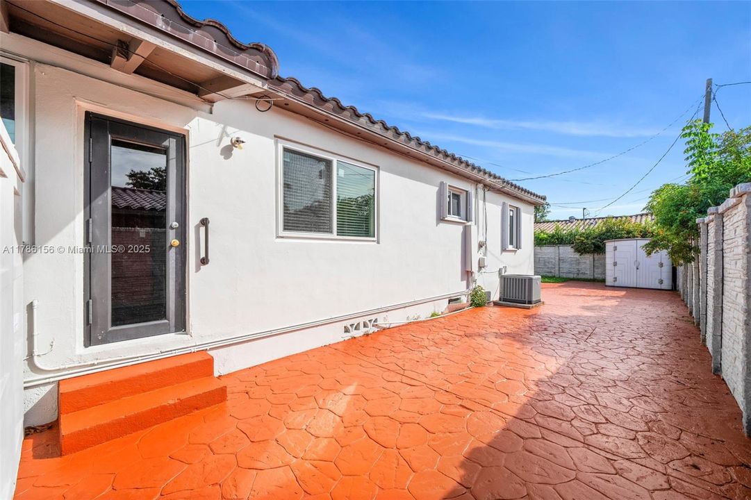 На продажу: $875,000 (3 спален, 2 ванн, 1460 Квадратных фут)