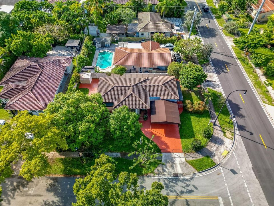 На продажу: $875,000 (3 спален, 2 ванн, 1460 Квадратных фут)