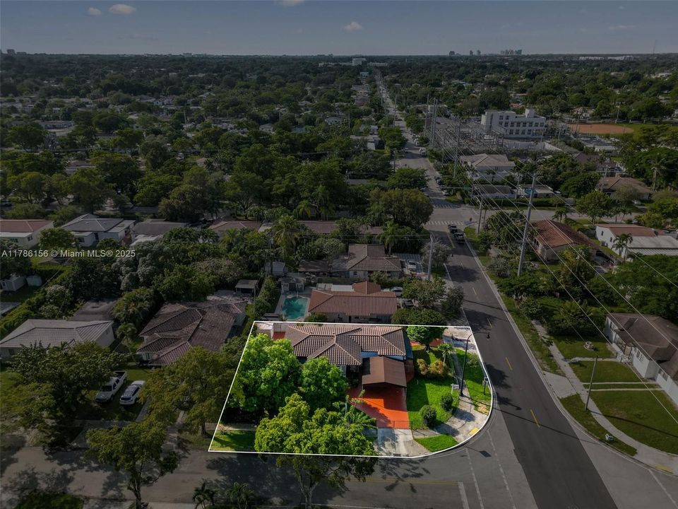 На продажу: $875,000 (3 спален, 2 ванн, 1460 Квадратных фут)