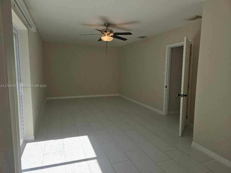 Recently Sold: $449,900 (3 beds, 2 baths, 1412 Square Feet)