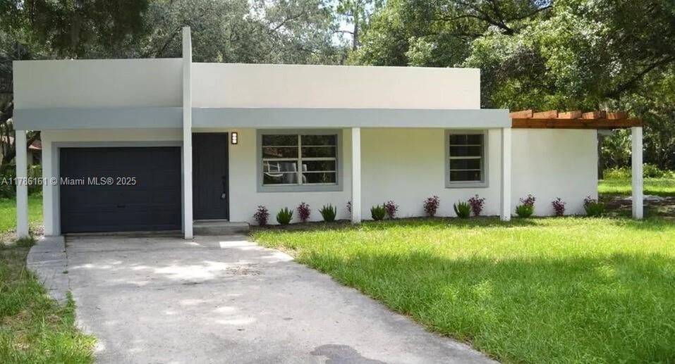 Recently Sold: $449,900 (3 beds, 2 baths, 1412 Square Feet)