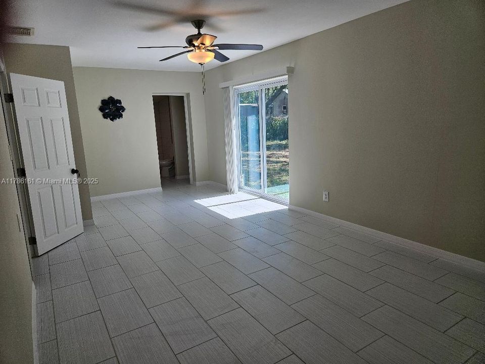 Recently Sold: $449,900 (3 beds, 2 baths, 1412 Square Feet)