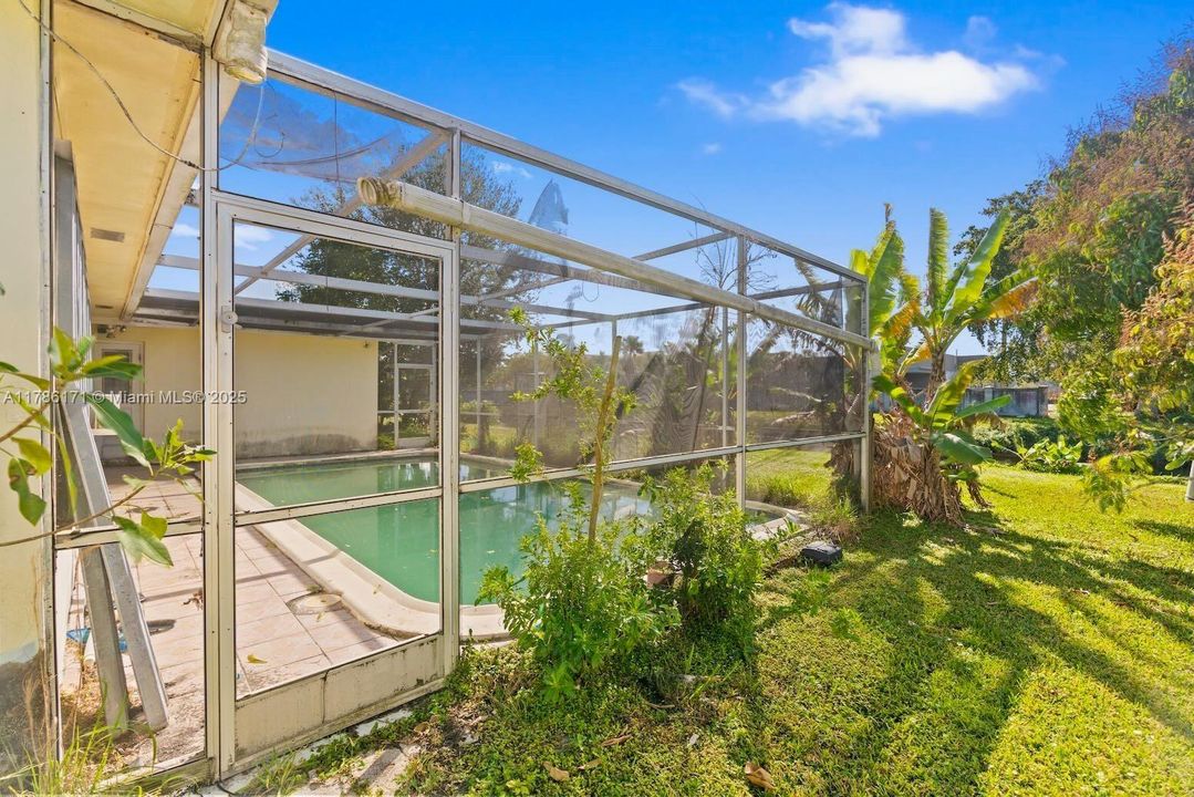 Recently Sold: $449,900 (3 beds, 2 baths, 1768 Square Feet)