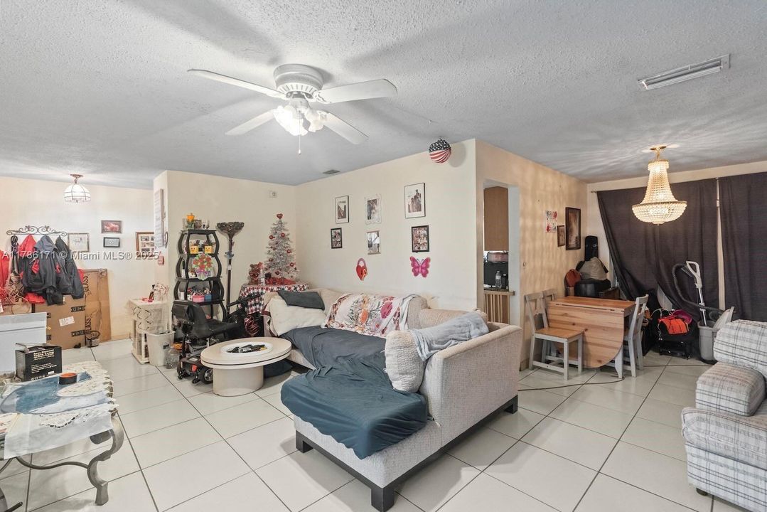 Recently Sold: $449,900 (3 beds, 2 baths, 1768 Square Feet)