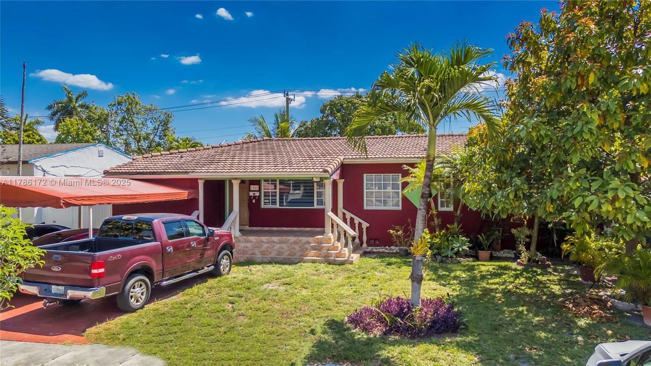 Recently Sold: $700,000 (4 beds, 4 baths, 2270 Square Feet)