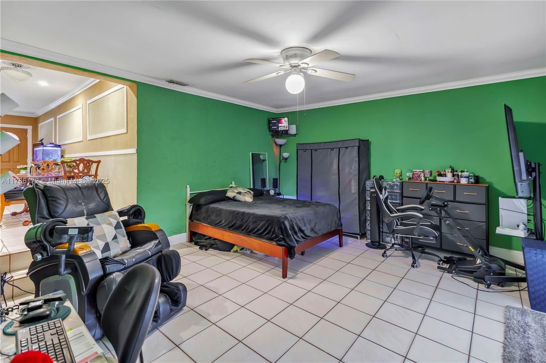 Recently Sold: $700,000 (4 beds, 4 baths, 2270 Square Feet)